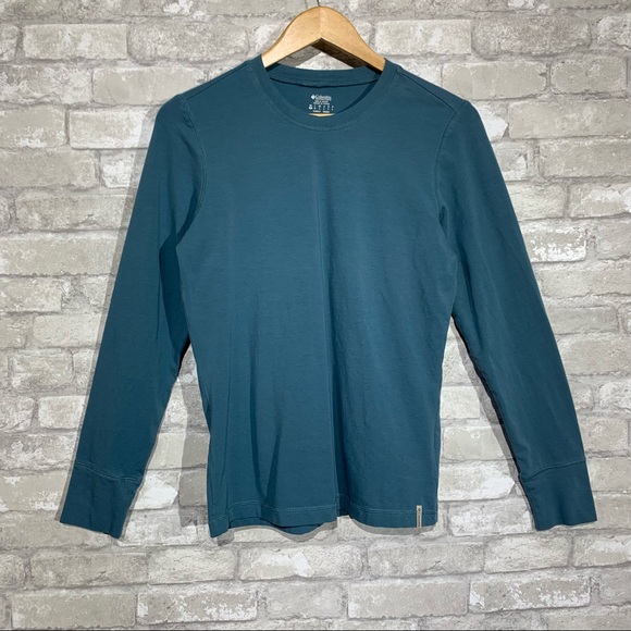 Columbia Tops - COLUMBIA WOMEN'S LONG SLEEVE SHIRT. BLUE. CREWNECK. SIZE MEDIUM.